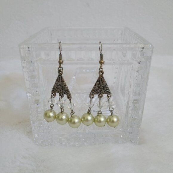 Crystal Faux Pearls Chandelier Earrings - Picture 2 of 3